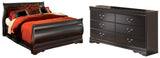 Huey Vineyard Signature Design 4-Piece Bedroom Set