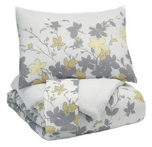 Maureen Signature Design by Ashley Comforter Set King