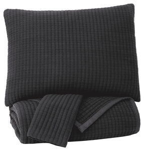 Thornam Signature Design by Ashley Coverlet Set King