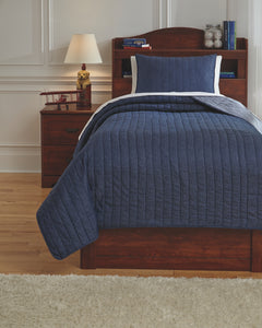 Capella Signature Design by Ashley Quilt Set Twin